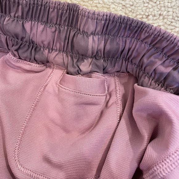 Lululemon HR Hotty Hot 4” lined shorts, size 6 - Picture 2 of 5